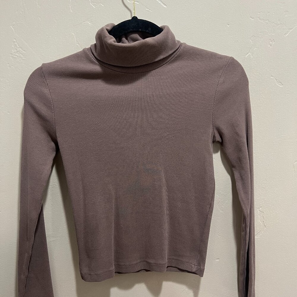 Ribbed turtle neck